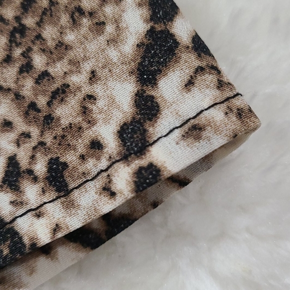 Cute Missguided Woman's Leopard Mini Skirt - Picture 7 of 7